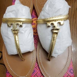 Tory Burch Gold T logo Flat Metallic Saffino